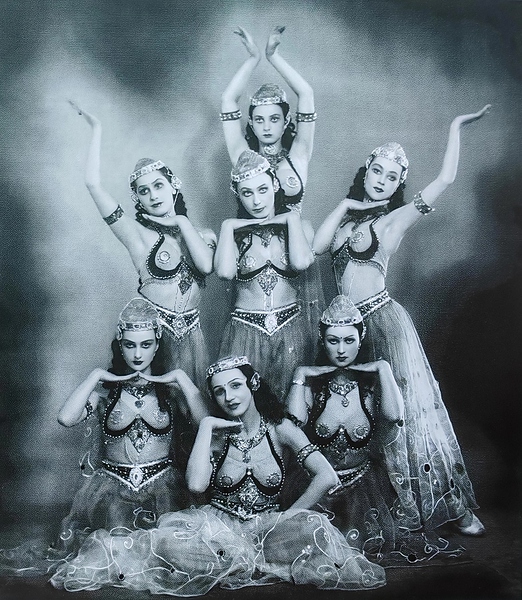 Файл:Персидки 1176x1351.jpg